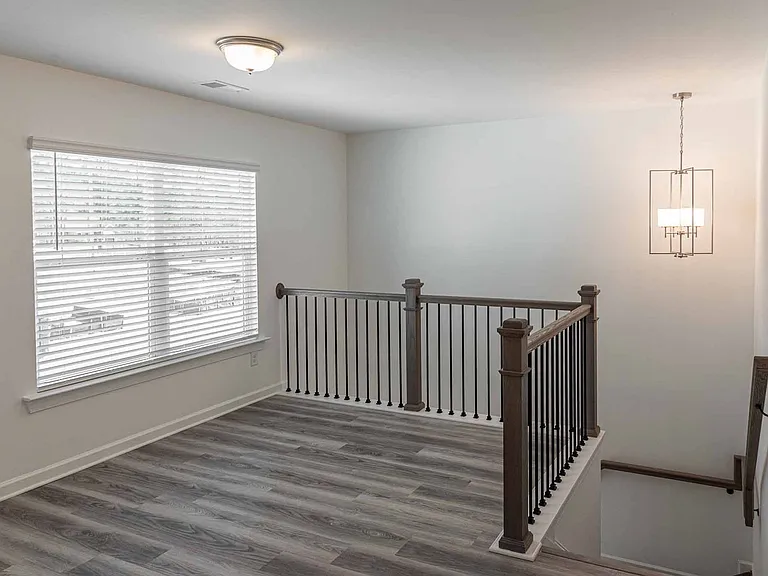 3361 Pepperpike Ct — Photo 13