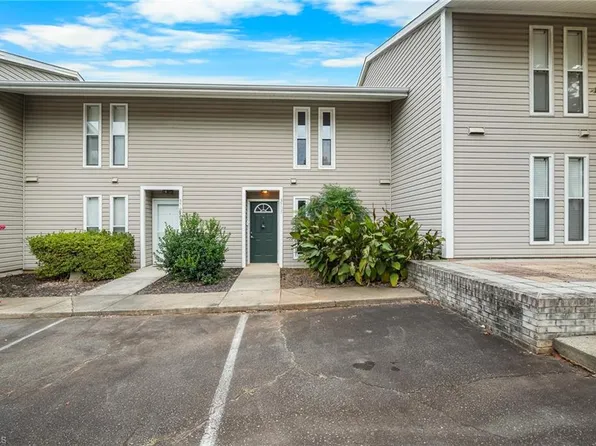 3705 Heathrow Dr, Winston Salem, NC 27127