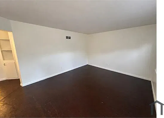 3 bed, 1055 sqft, $1,300 — Photo 2