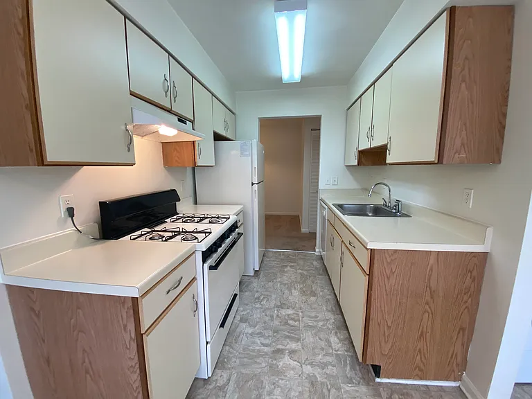 Princeton Circle West Apartments — Photo 112