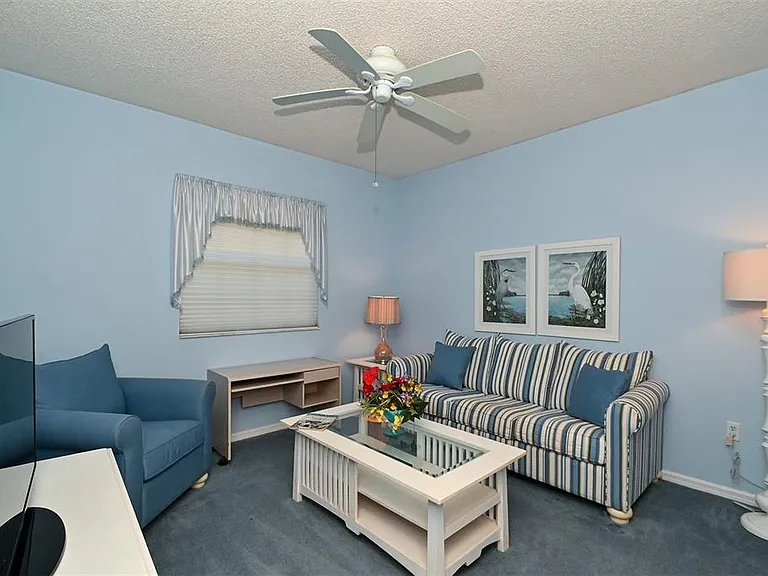 3866 Surrey Ct — Photo 37