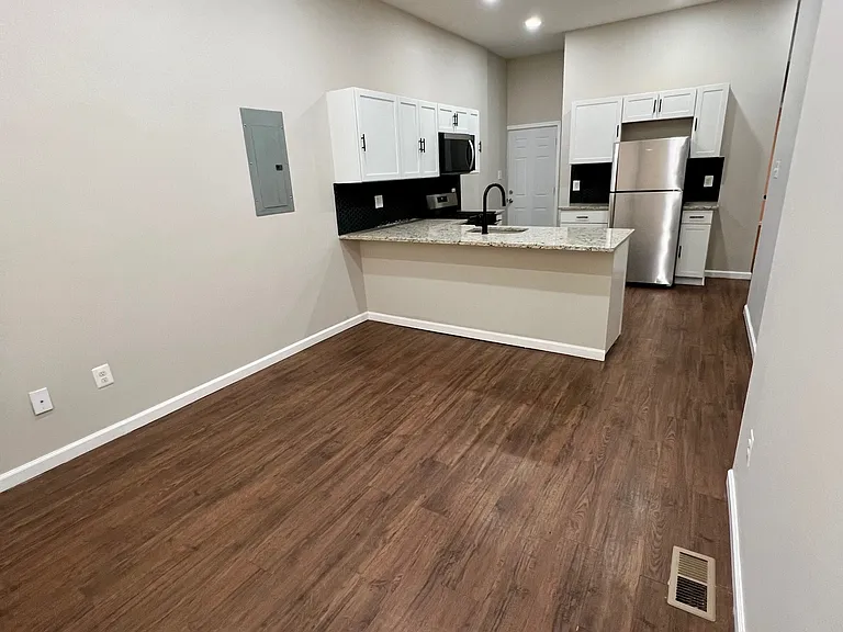 3904 Aspen St #2 — Photo 1
