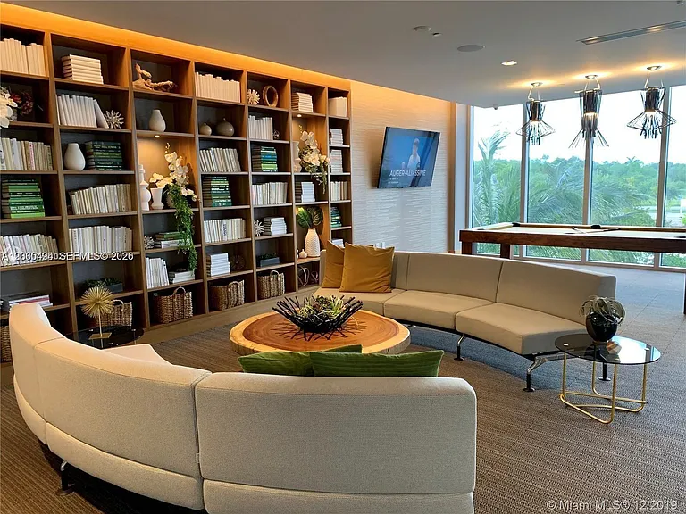 16385 Biscayne Blvd #621 — Photo 28