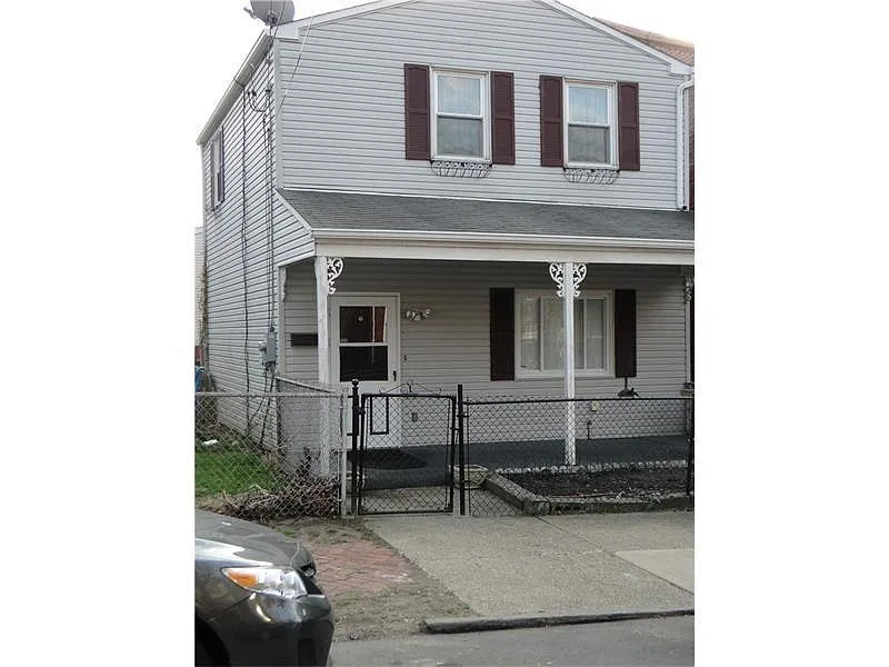 170 43rd St photo 1