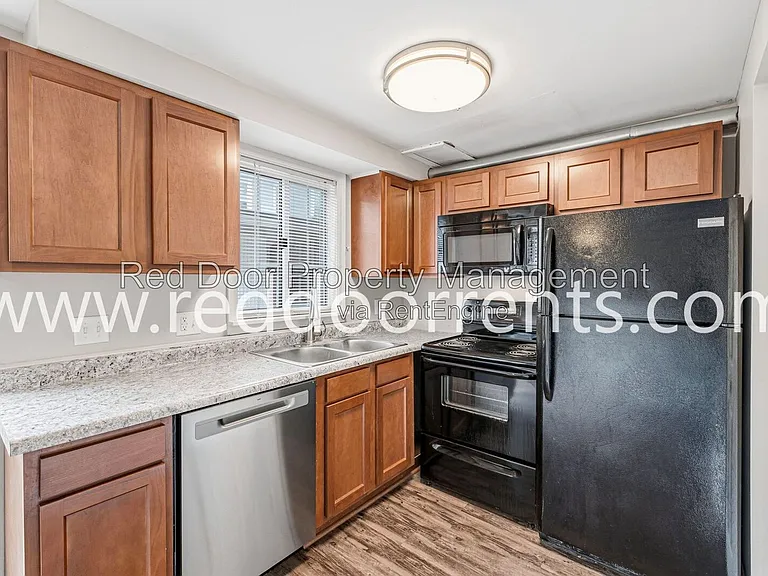 335 1st Ave NW #3 — Photo 6