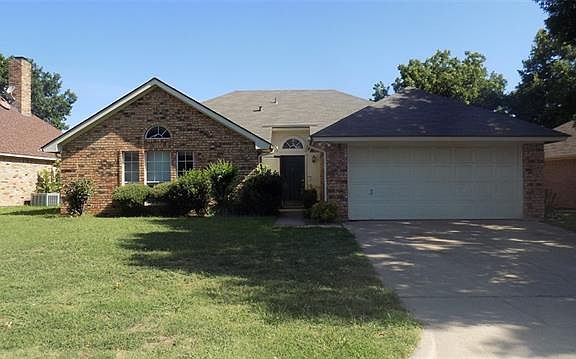 2nd image of 1916 Ashley Dr