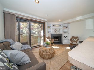 922 Locust St, Philadelphia, PA 19107