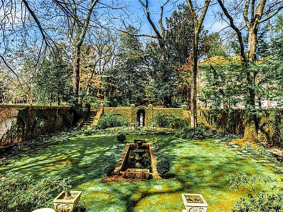 4th image of 794 Springdale Rd NE