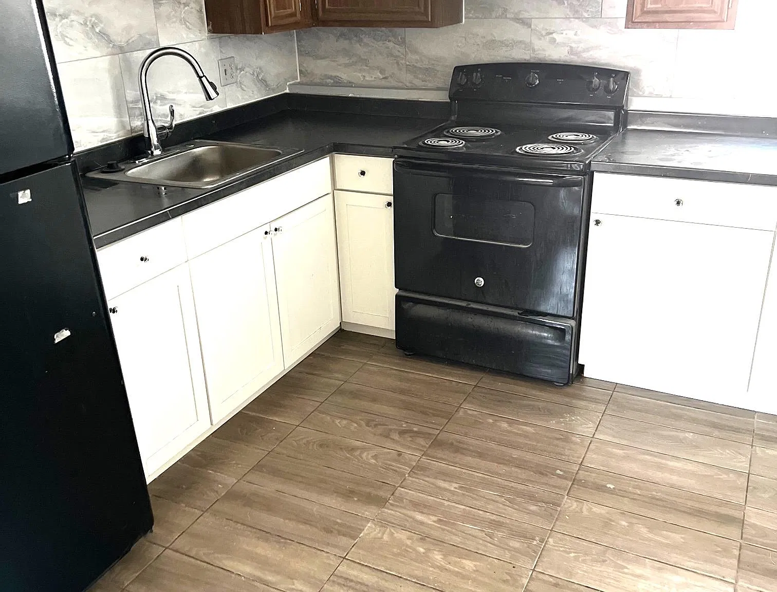 255 N Vine St — Photo 2