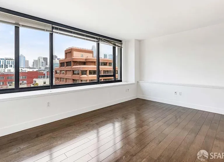 260 King St #717 — Photo 7