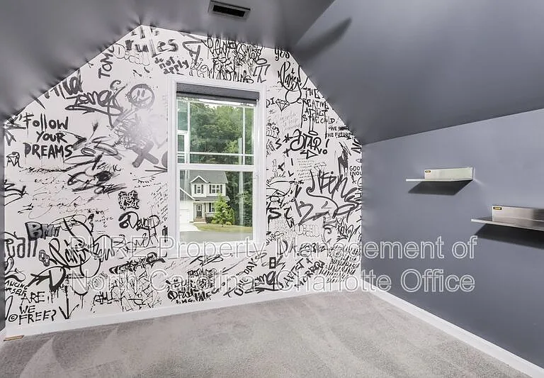 327 Silverleaf Dr — Photo 12