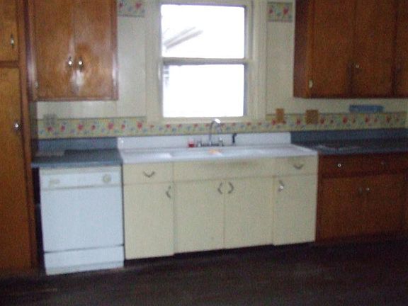 5th image of 441 Park Dr