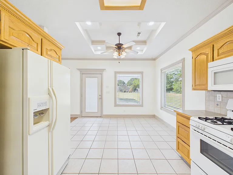 1322 Little Flock Dr — Photo 9