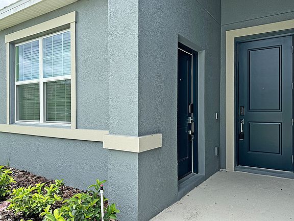 2nd image of 276 Taft Dr #B