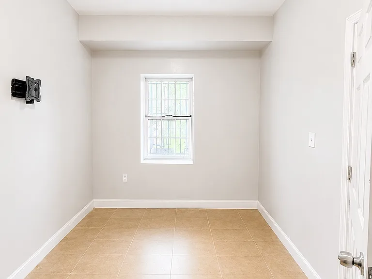 190 Arlington Ave #1 — Photo 4