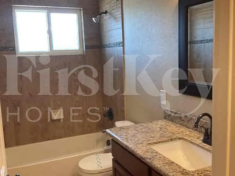 2204 W Nicolet Ave — Photo 9