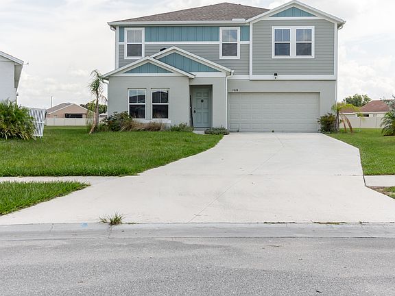 5th image of 1424 Axel Cir