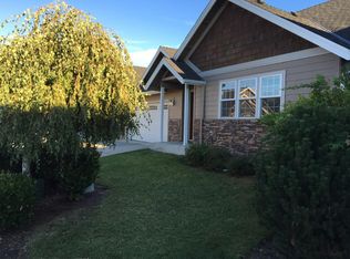 213 SE Yorktown Rd, Grants Pass, OR 97527