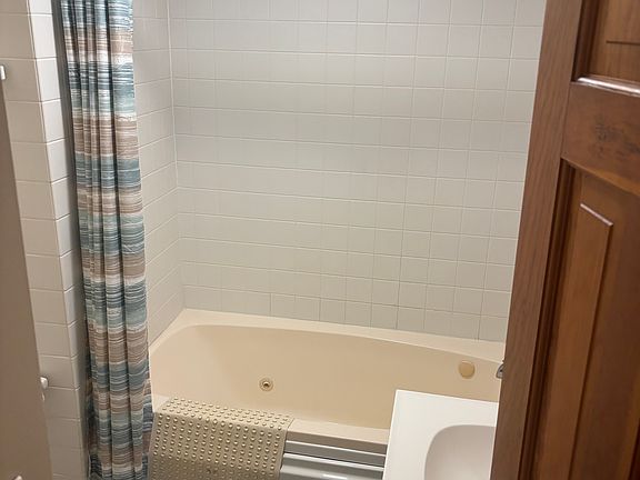2nd image of 4 Rogers St