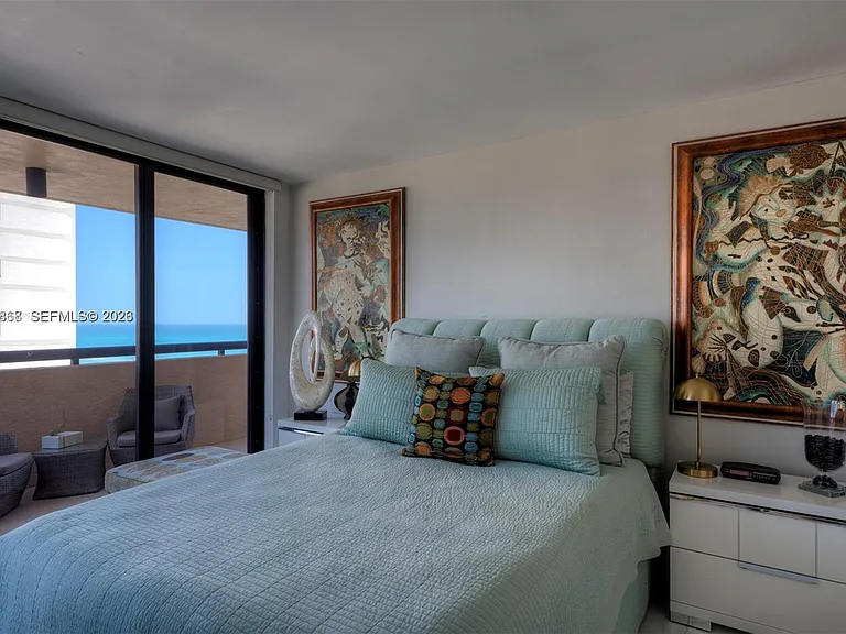 2555 Collins Ave #1400 — Photo 12