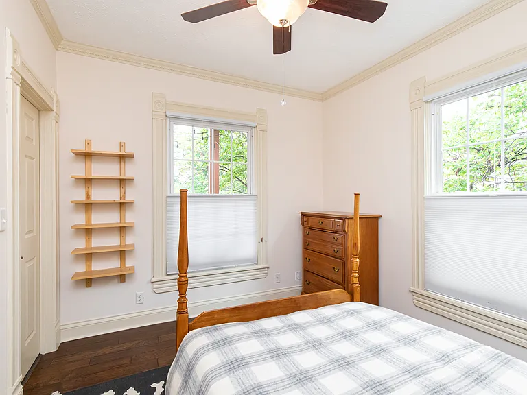 1502 Woodlawn Ave — Photo 31