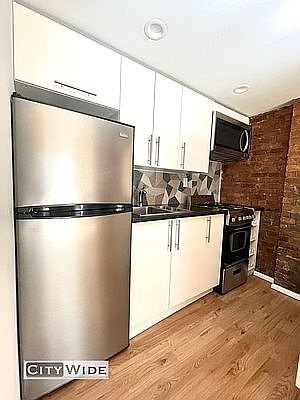 5th image of 469 W 57th St #2