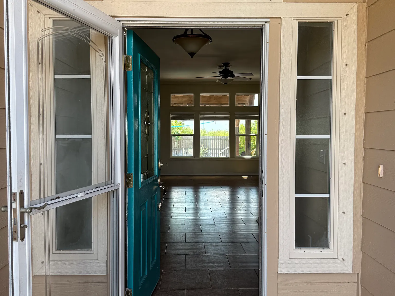 4 bed, 1845 sqft, $2,850 — Photo 4