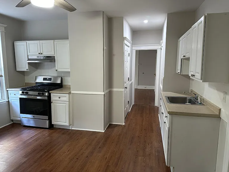 599 Park St #1 — Photo 6