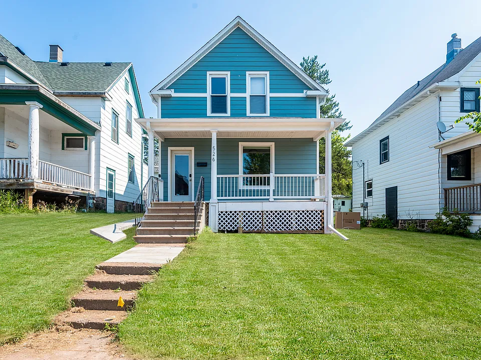 526 N 16th Ave E