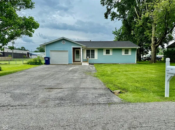 1002 Meadow Ln, Greencastle, IN 46135