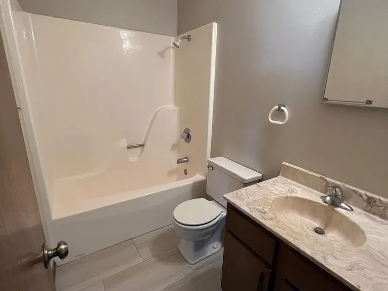 Cedarcrest — Photo 9