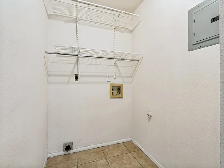 6819 Eden Grove Dr — Photo 10