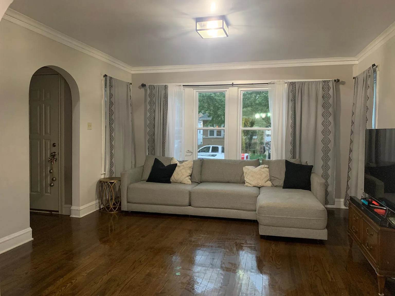 4 bed, 1600 sqft, $2,400 — Photo 3