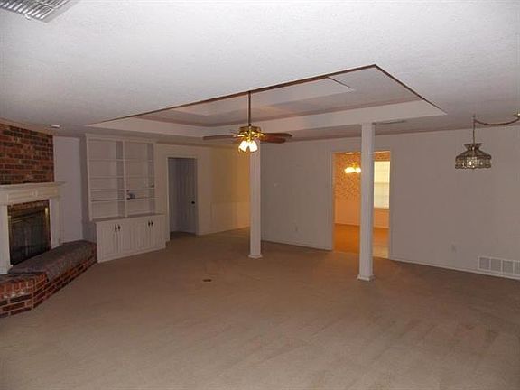 4th image of 9217 Hanging Moss Dr