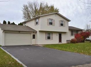 112 Harpington Dr, Rochester, NY 14624