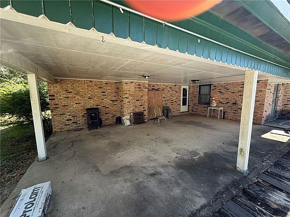 3rd image of 10729 Bank St