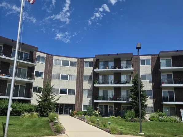 5540 Walnut Ave APT 33A, Downers Grove, IL 60515