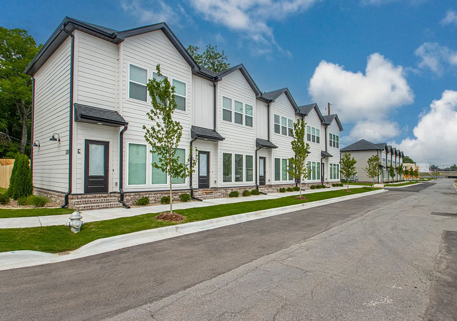 1 Bed Bath Townhome in Rockwater Village - Downtown North Little Rock — Photo 1
