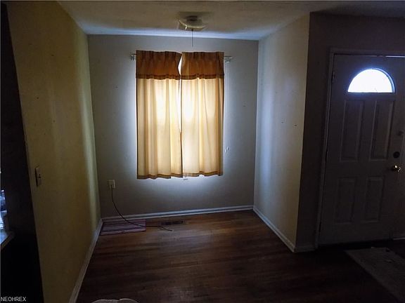 4th image of 1302 Cedar Dr