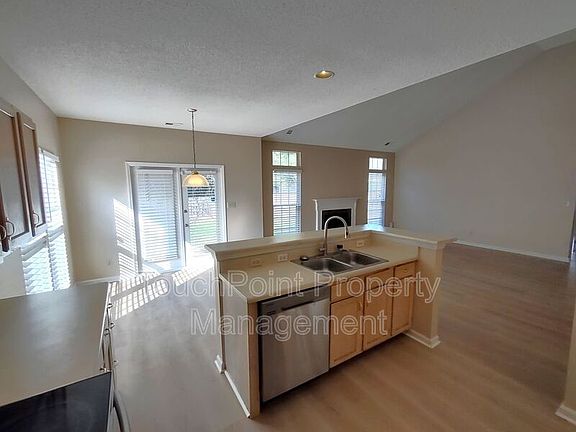 5th image of 1111 Land Grant Rd