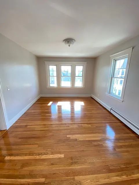 3 bed, 9999 sqft, $3,300 — Photo 1