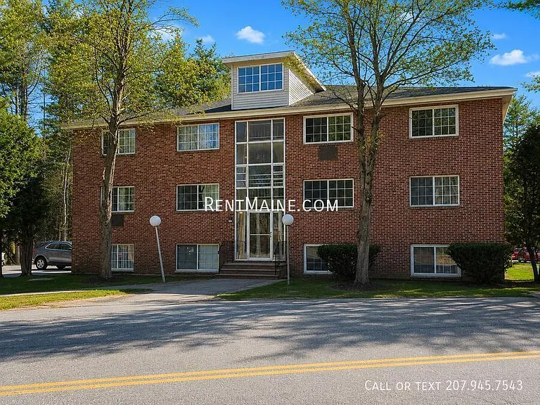 10 Tall Pines Dr #11 — Photo 16