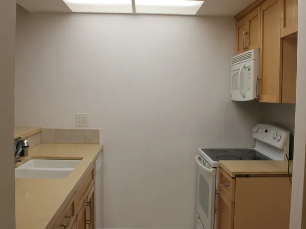 7304 Corbin Ave Unit F, Reseda, CA 91335