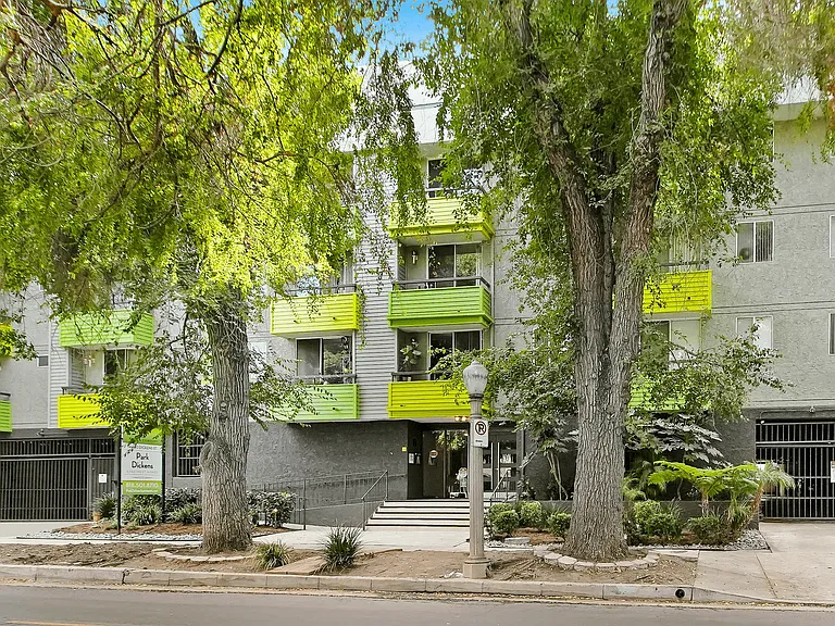 Park Dickens — Photo 7
