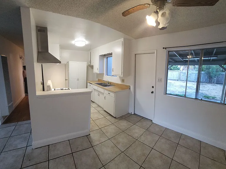 1321 Madonna Rd — Photo 5