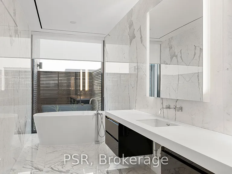 500 Wellington St W #Penthouse 1001 — Photo 16