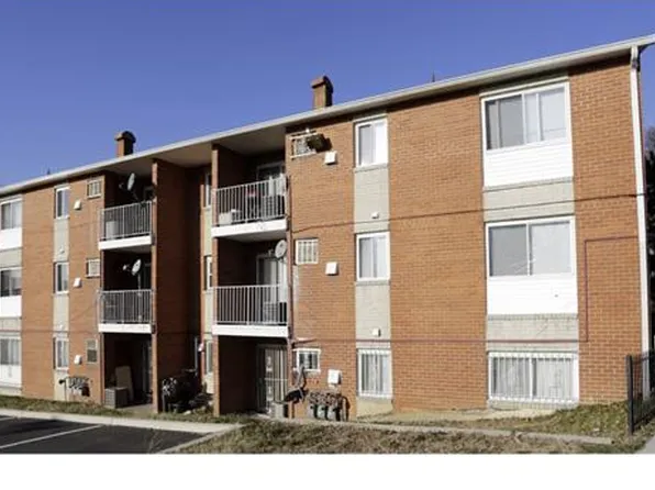 2505 12th Pl SE APT 302, Washington, DC 20020