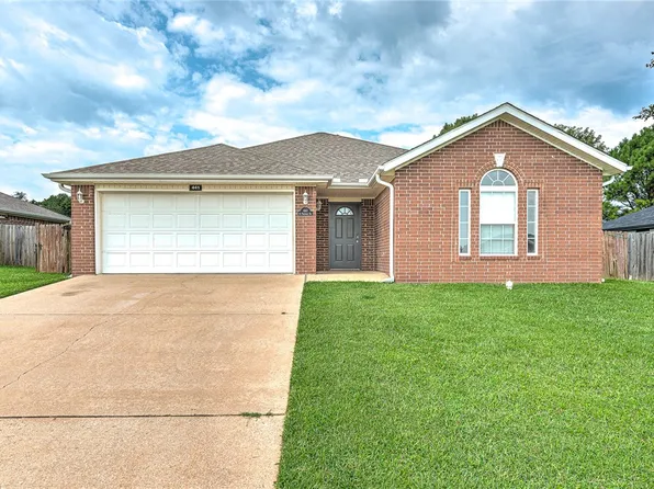 441 Firewood Dr, Centerton, AR 72719