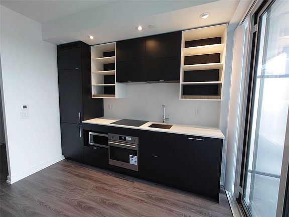 4th image of 20 Edward St #1917