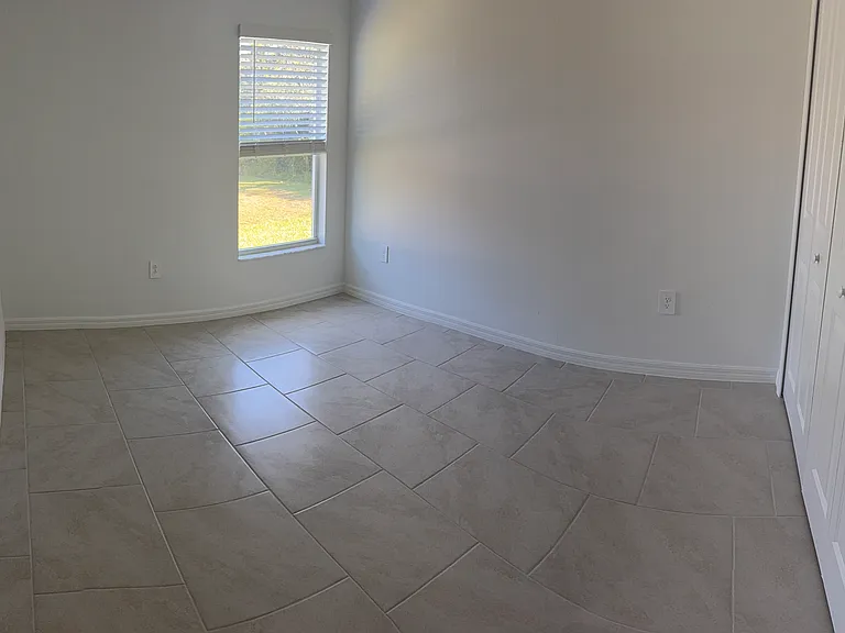 20207 Benton Ave — Photo 9